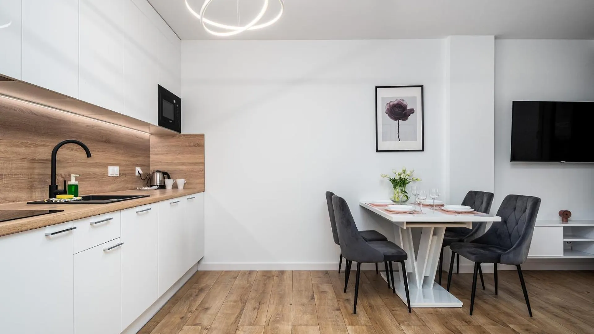 Pileckiego 59 By Perfect Apart Free Parking Warszawa 0*,